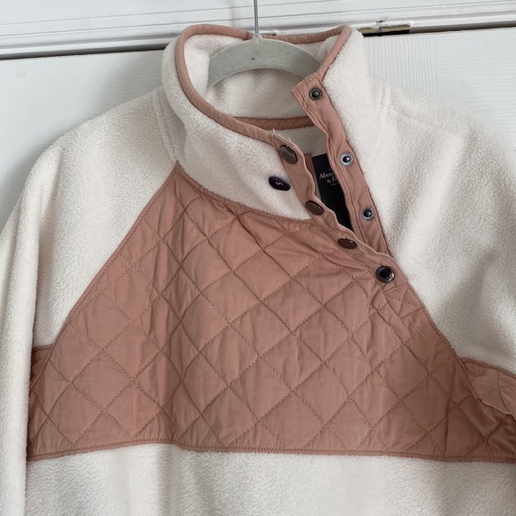 Abercrombie Asymmetric Snap Fleece - Picture 2 of 2